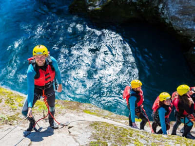 Excursión de barranquismo en el cañón de Gudbrandsjuvet con salida desde Valldal