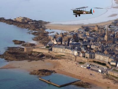 Survol de la Côte d'Emeraude en ULM biplan depuis Dinard