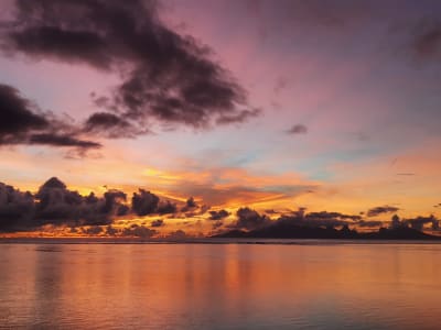 Private Bootstour bei Sonnenuntergang auf Tahiti