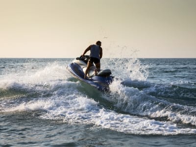 Excursión guiada en moto de agua desde el Puerto de Benidorm