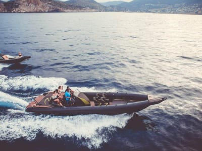 Private Speed Boat Tour on the North Coast of Naxos to Apollonas Beach