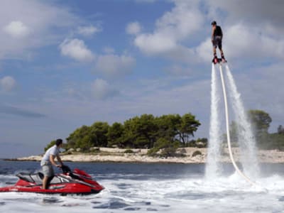 Sesiones de Flyboard en la playa de Hula-hula en Hvar