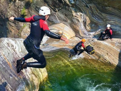 Descenso de barrancos para principiantes en Val Grande, Tesino