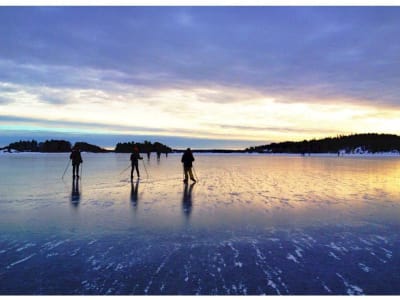 Eislaufausflug in der Nähe von Stockholm