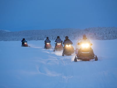 Motorschlittentour mit Mittagessen bei Kiruna