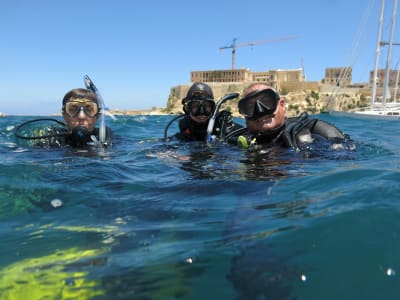 Cours PADI de découverte de la plongée sous-marine à Sliema, Malte