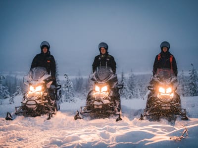 Safari de nuit en motoneige électrique près de Rovaniemi