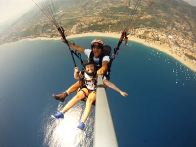 Tandem paragliding flight in Agrigento, Sicily