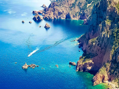 Balade en bateau à Scandola et aux calanques de Piana au départ de Calvi