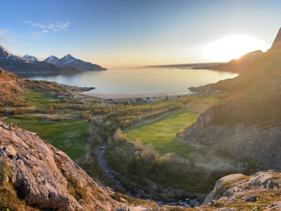 Geführte Mitternachtssonnen-Bergwanderung bei Tromsø