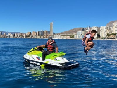 Excursión guiada en moto de agua desde la playa de la Villajoyosa a cala Benidorm, Alicante