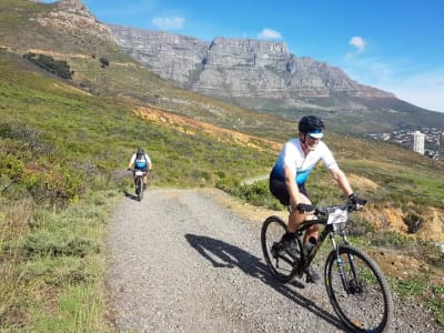 Excursión en BTT por el Parque Nacional de la Montaña de la Mesa