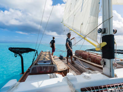 Traditionelle Bootsfahrt nach Moorea, Französisch-Polynesien