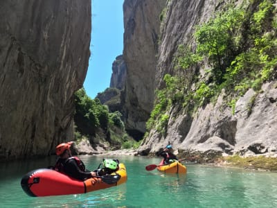Descente en packraft dans les Gorges du Verdon au Point Sublime, Castellane