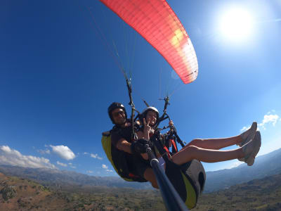 Tandem paragliding flight in Heraklion, Crete