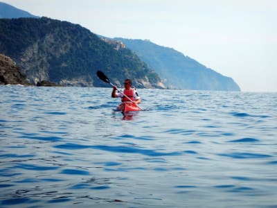 Guided Kayaking Tour from Monterosso to Vernazza, Cinque Terre