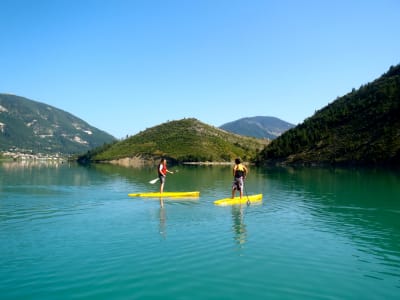 Location de stand-up paddle sur le lac de Castillon dans le Verdon