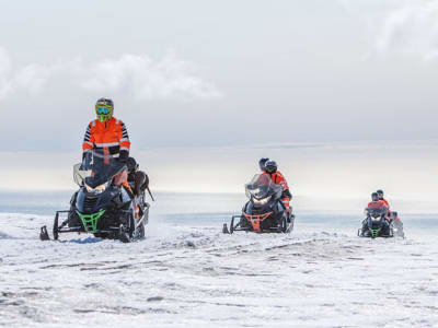 Excursión en moto de nieve por el glaciar Mýrdalsjökull