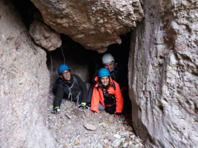 Espeleología de La Llacuna en Igualada, cerca de Barcelona