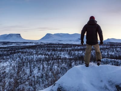 Randonnée hivernale dans le parc national d'Abisko 