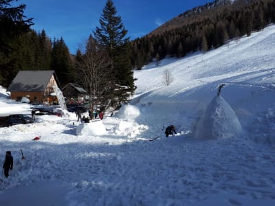 Nuitée de construction d'igloo à Bosruck Hütte, près du parc national de Kalkalpen