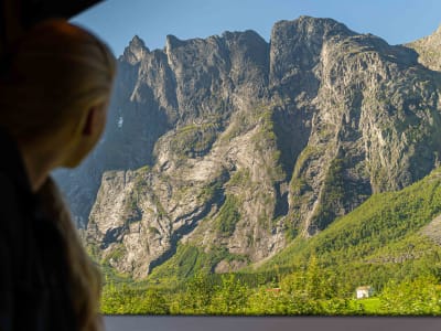 Tren turístico de Åndalsnes a Bjorli en Noruega