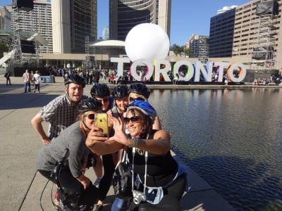 Guided City Bike Tour in the Heart of Toronto
