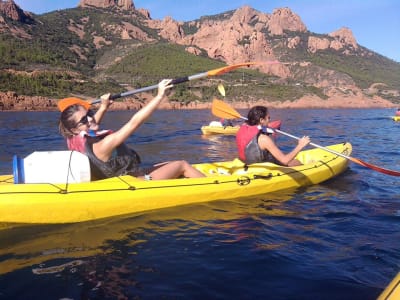 Location de kayak de mer aux calanques de l'Estérel depuis Saint-Raphaël