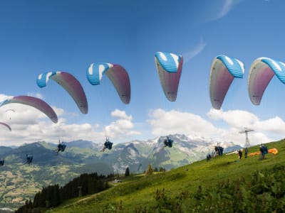 Tandem-Gleitschirmfliegen über Samoens, Haute-Savoie