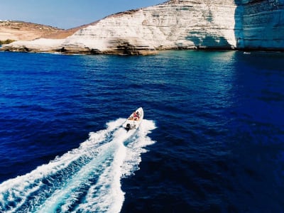 Excursion en bateau pneumatique privé à Poliegos depuis Sifnos