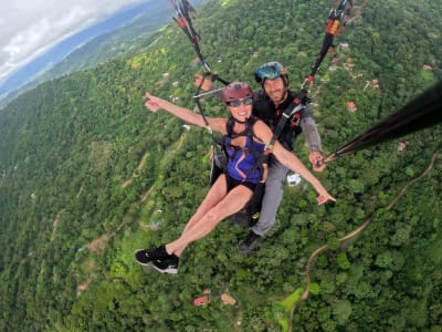 Parapente biplaza en Jaco, Costa Rica