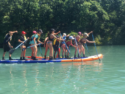 Location de stand up paddle géant sur le Rhône près de Genève