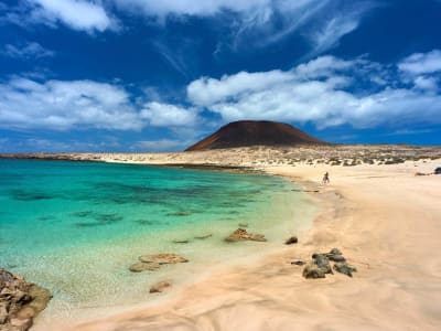 Guided Jeep Tour of La Graciosa with Beach Time, Lanzarote
