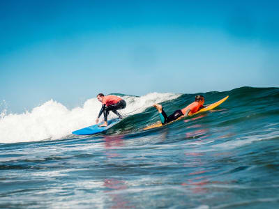 Curso de surf en Ericeira, cerca de Lisboa