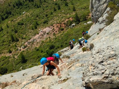 Klettersteig auf dem Berg Sainte-Victoire, in der Nähe von Aix-en-Provence