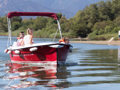 Electric Boat Rental without a Licence in Saint-Cyprien