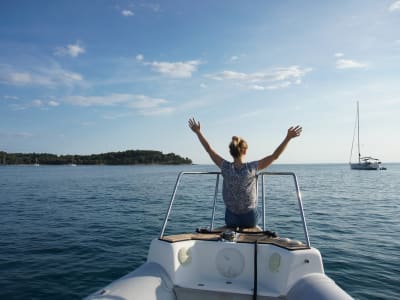 Schnellbootfahrt mit Schwimmen um die Inseln in Rovinj