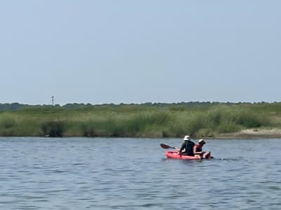 Selbstbedienungs-Kajakverleih am Strand von Marennes bei Ile d'Oléron