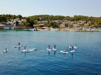 Tour de stand up paddle à Korčula près de Lumbarda, Croatie