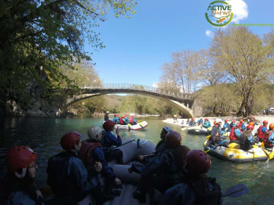 Rafting auf dem Fluss Arachthos in Tzoumerka, in der Nähe von Ioannina