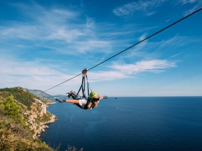 Zipline Superman de 900 m au-dessus de la mer Adratique près de Dubrovnik