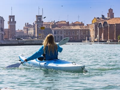 Lección de iniciación al kayak en Venecia