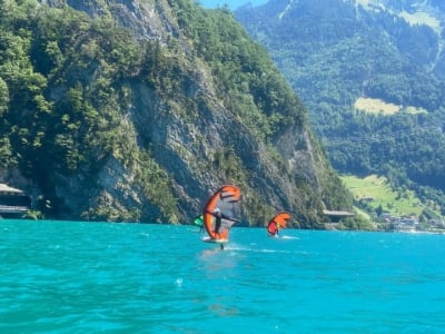 Cours de base Wingfoil sur le lac des Quatre-Cantons, près de Lucerne