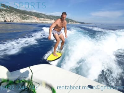 Sesiones de wakeboard en la playa de Hula-hula en Hvar