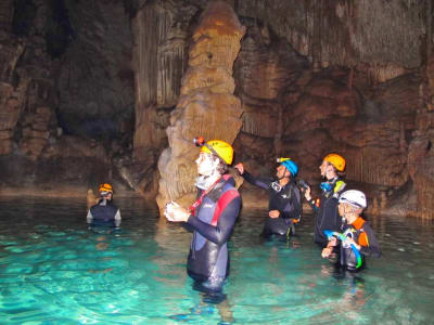 Espeleología acuática en Es Coloms, cerca de Porto Cristo