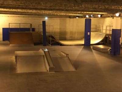 Skateboarding lesson in Neuilly Plaisance