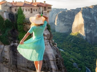 Full-day Private Sightseeing Tour to Meteora from Athens