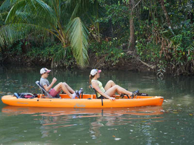 Kayak de pedales en los manglares de Isla Damas, cerca de Manuel Antonio