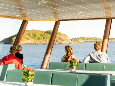 Sunset Sea Eagle Boat Tour in Lofoten from Svolvær
