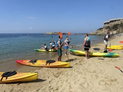 Kajakausflug vom Strand von Almadrava an der Costa Brava